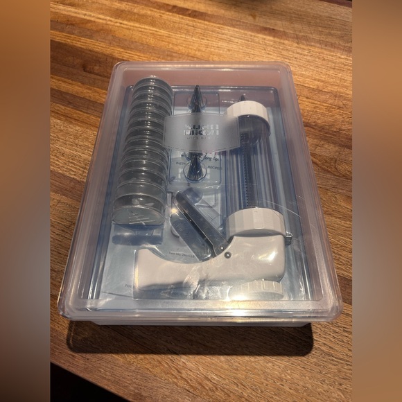 Kuhn Rikon Clear Cookie Press Set - Picture 4 of 4